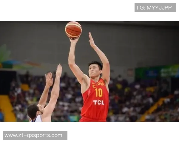 杨毅：一位父亲的奔袭向尖兵周鹏致敬